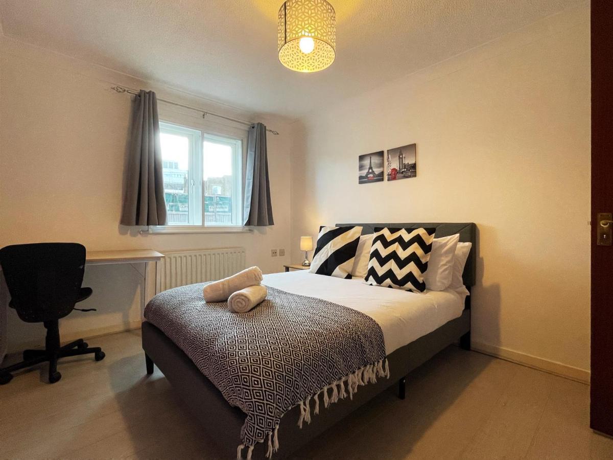 Jessica'S Place At Whitechapel Londen Buitenkant foto