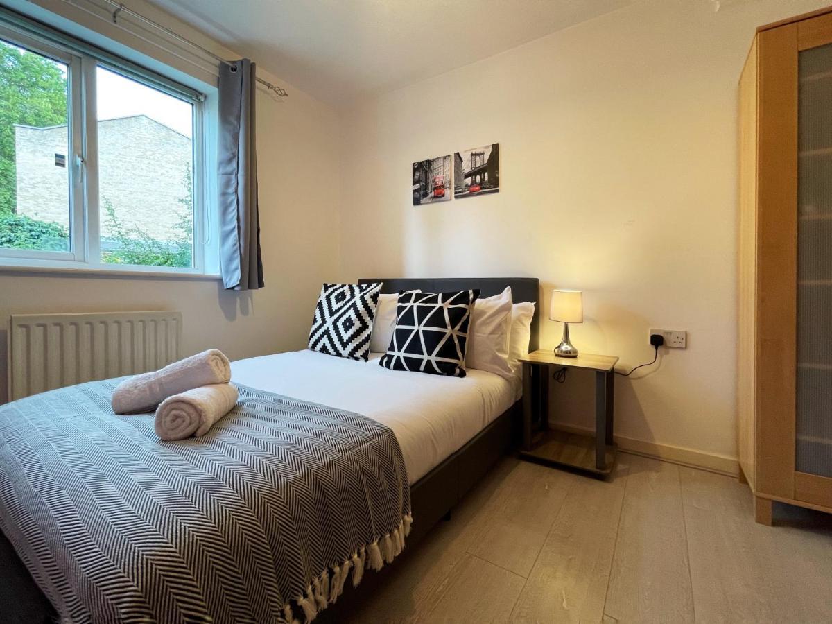 Jessica'S Place At Whitechapel Londen Buitenkant foto