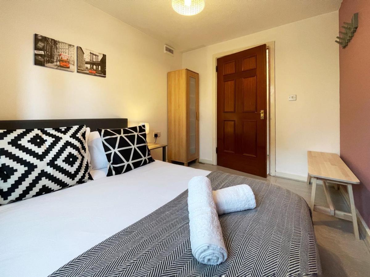Jessica'S Place At Whitechapel Londen Buitenkant foto