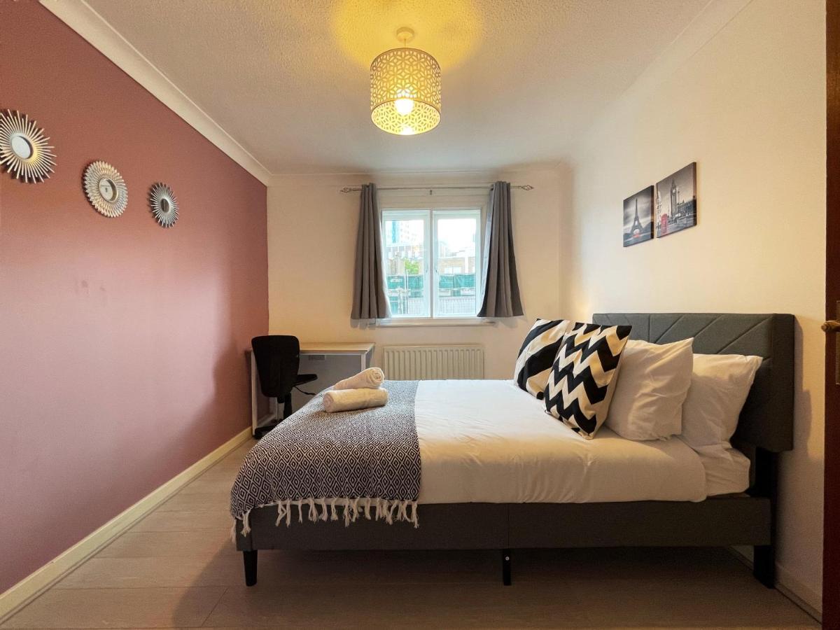 Jessica'S Place At Whitechapel Londen Buitenkant foto